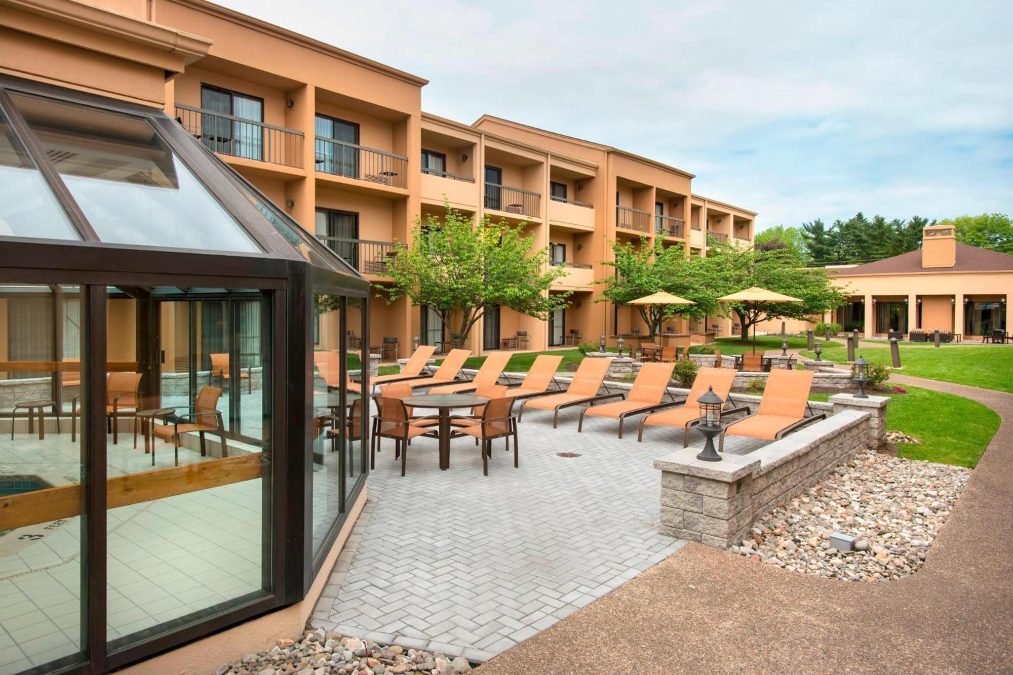 Courtyard Philadelphia Willow Grove Exterior photo